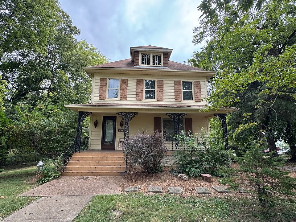 1st image of 146 N Washington St