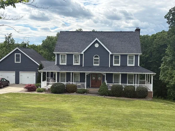 33 Olde Farm Rd, Ona, WV 25545