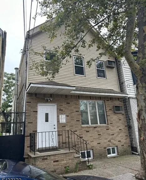 11 Lentz Ave — Photo 1