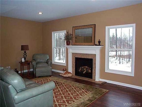 5th image of 3030 E Pleasant Ave