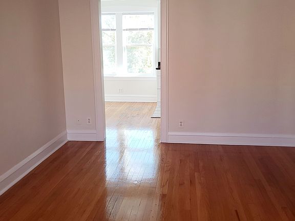4th image of 3117 W Foster Ave #2