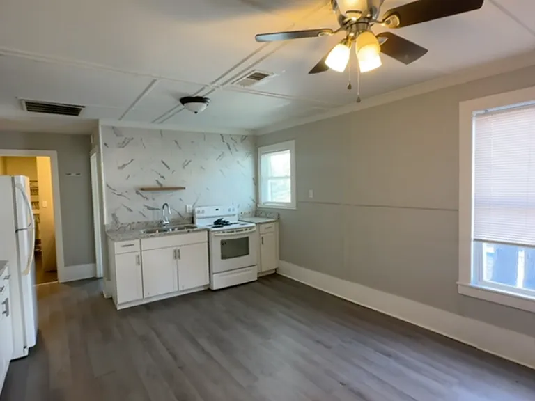 18 Calloway St #4 — Photo 2