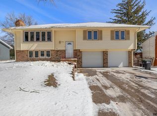 3931 N 94th St, Omaha, NE 68134