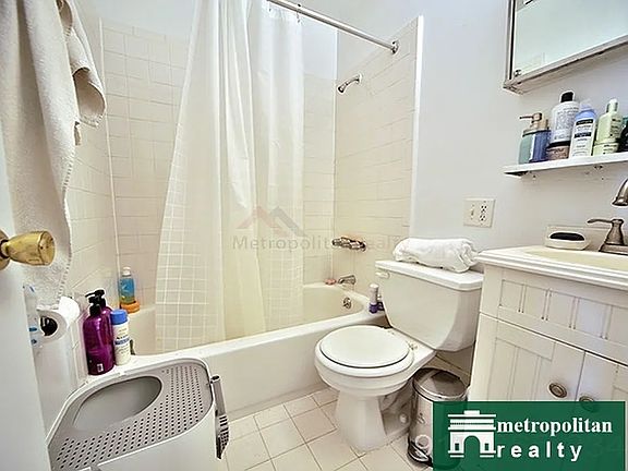 4th image of 453 7th Ave APT 4B