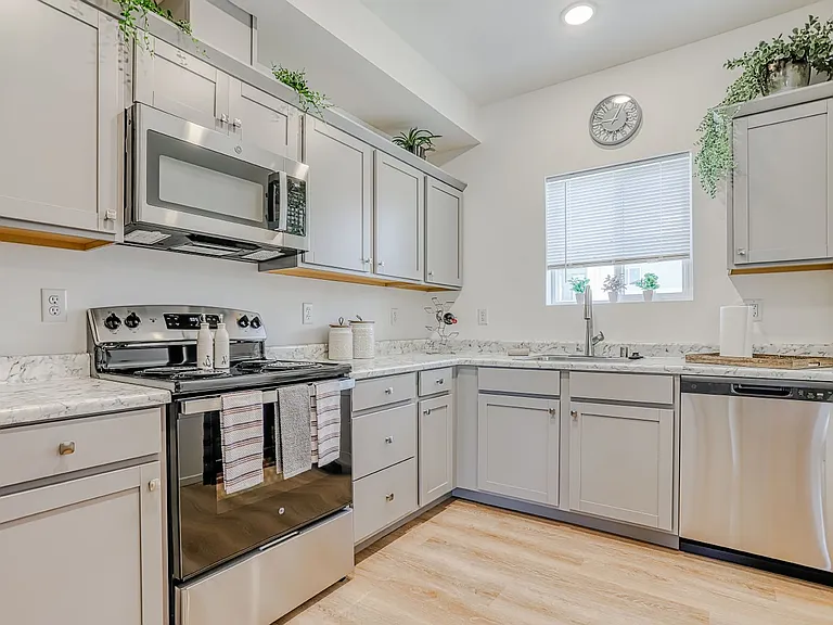 Ridgecrest Apartments — Photo 44