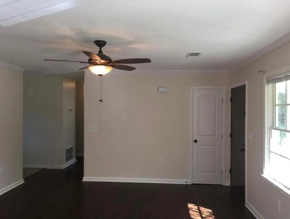 Building Photo - 842 Verona Dr