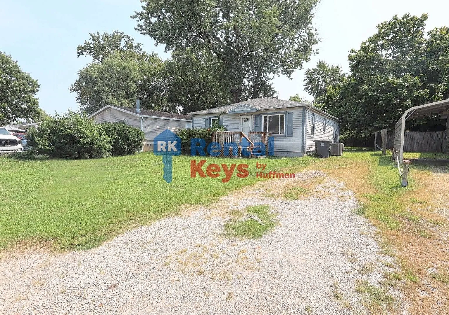 Three Bedroom House — Photo 2