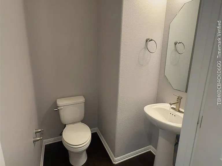 3240 E Whitestone Blvd #17 — Photo 26