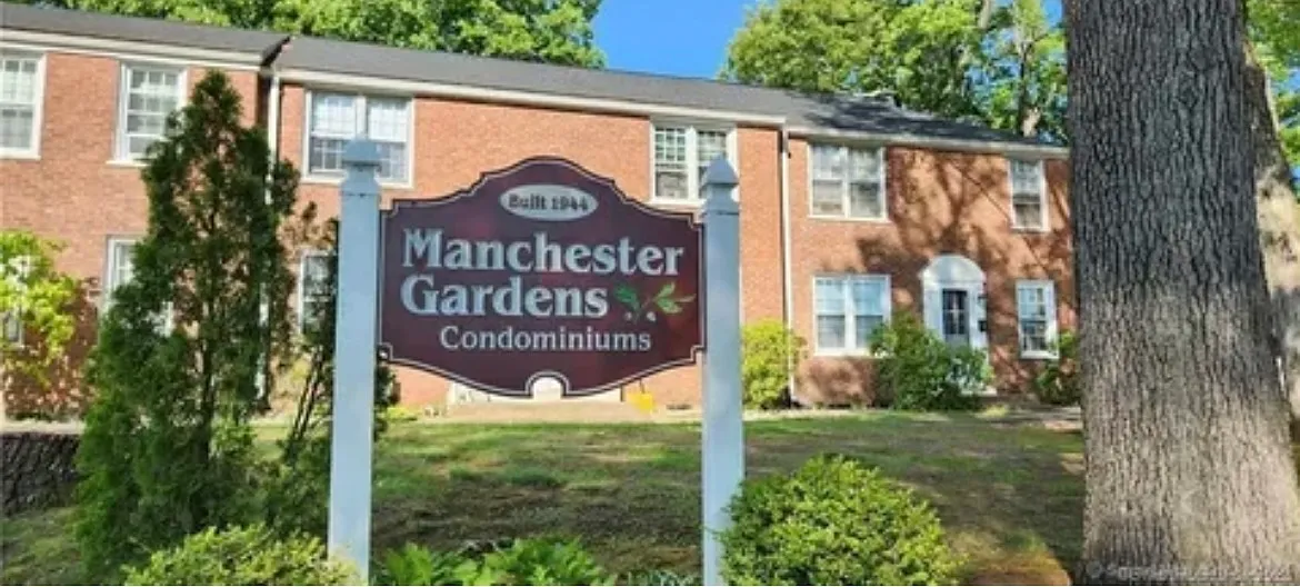 2 bed, 784 sqft, $1,800 — Photo 1