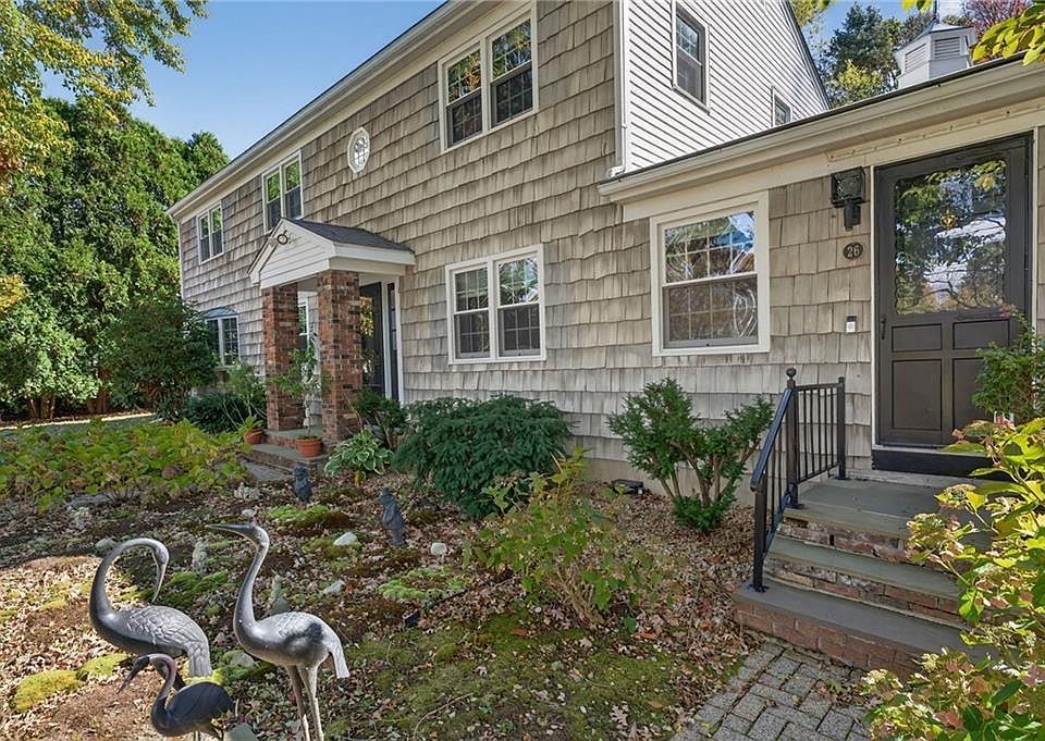 1st image of 26 Windward Dr