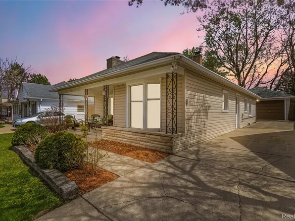 7466 Fenton St, Dearborn Heights, MI 48127