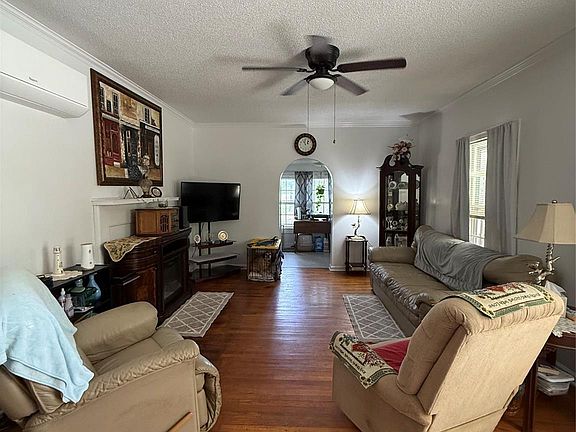 2nd image of 12173 Old Douglass Rd