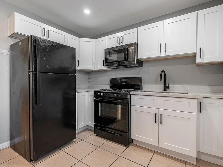 4423 N 23rd Ave #B — Photo 7