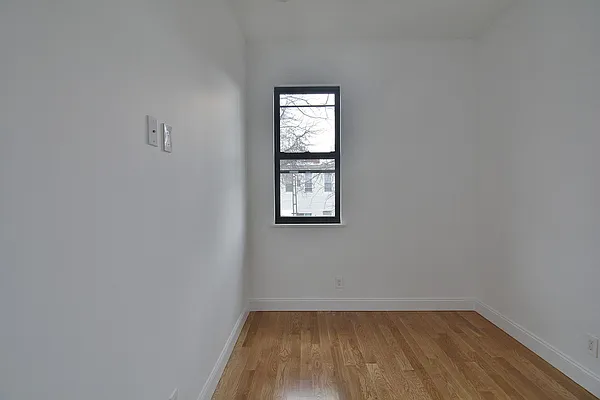 Rented by Hagstrom Management Inc | media 33