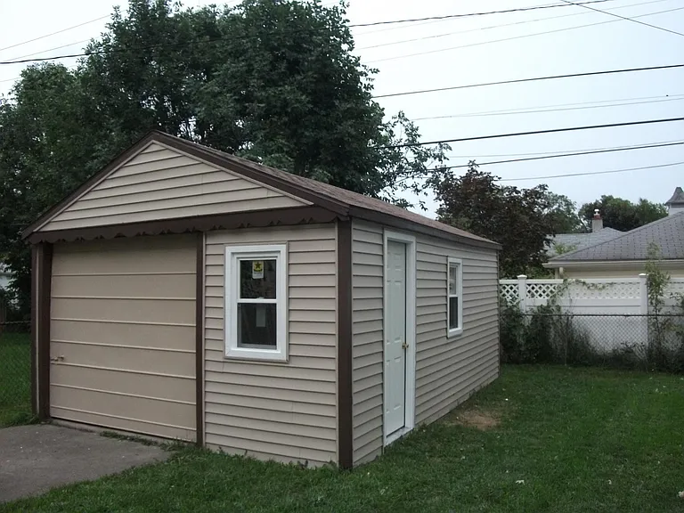 3036 Greenfield Rd — Photo 18
