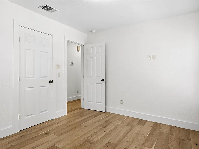 6802 Villita Avenida St — Photo 32