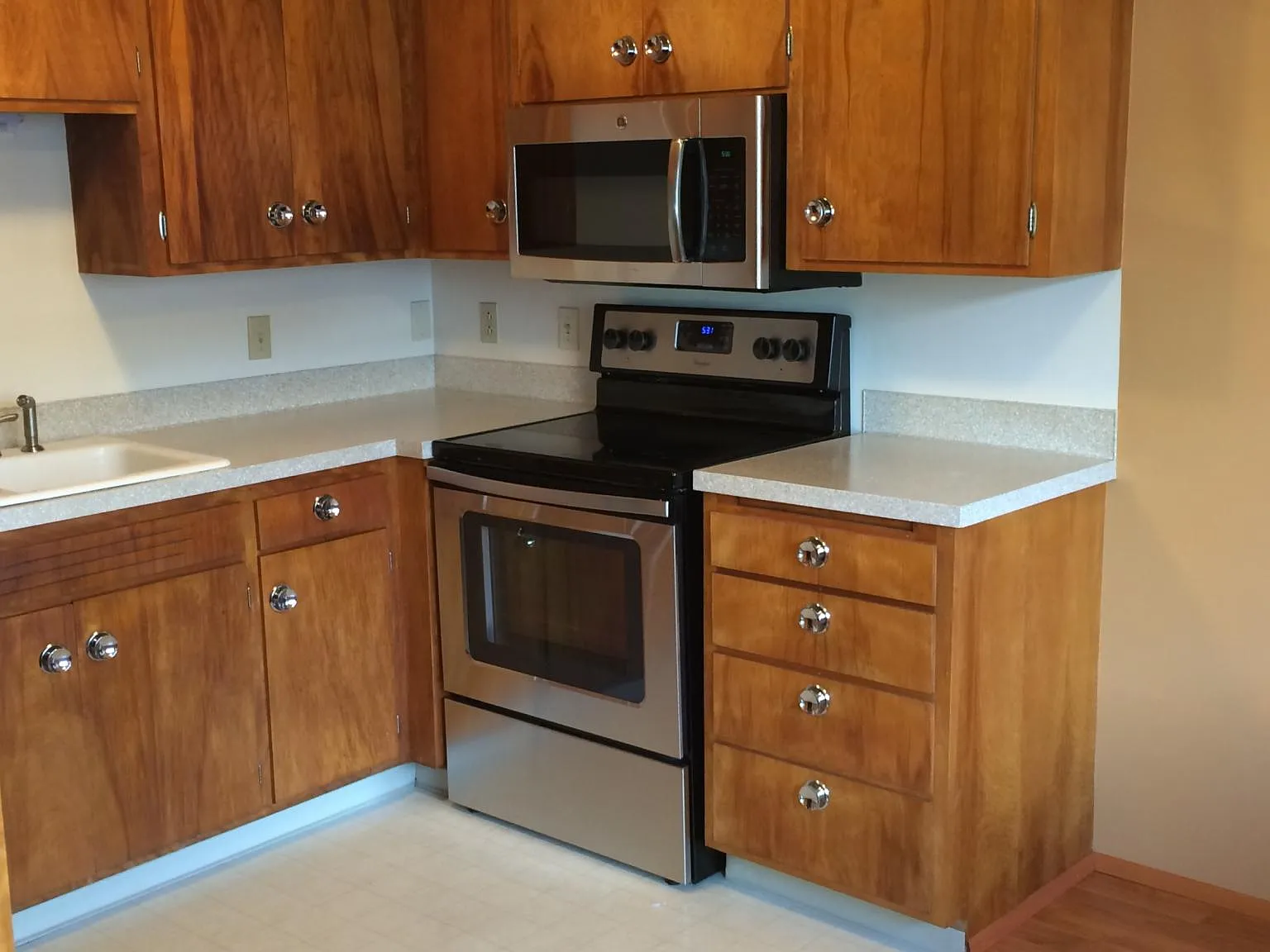 2 bed, 850 sqft, $1,900 — Photo 4