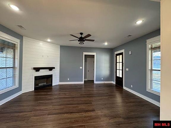 5th image of 1351 Hampshire Cir