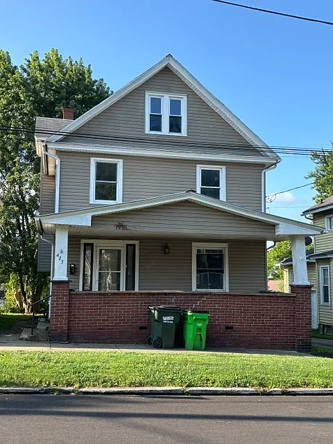 4 bed, 2154 sqft, $1,695 — Photo 1