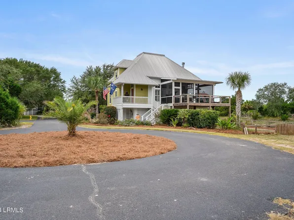11 W Marsh Dr, Saint Helena Island, SC 29920