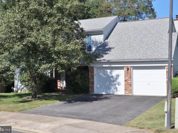 9 Timber Ridge Ct, Newark, DE 19711