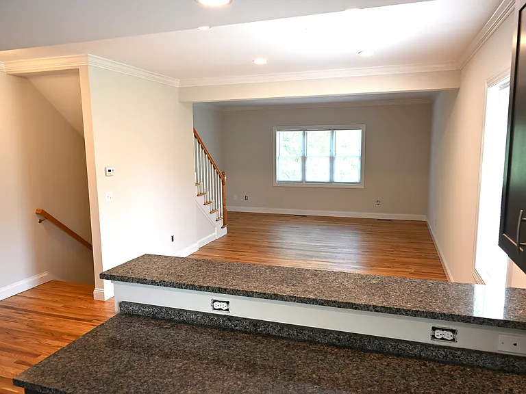 16 White Oaks Ter — Photo 6