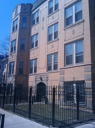 1st image of 1366 N Hoyne Ave APT 1