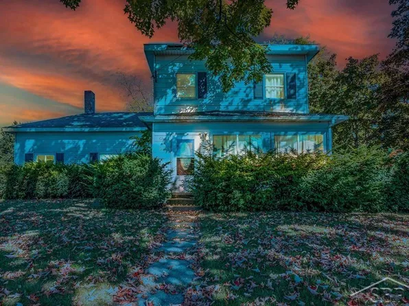 104 W Michigan St, Farwell, MI 48622