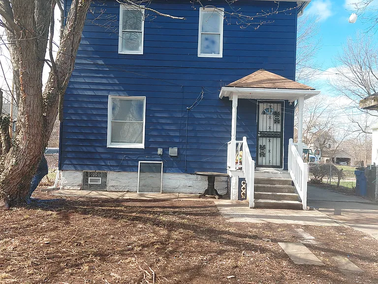 1331 E 117th St — Photo 19