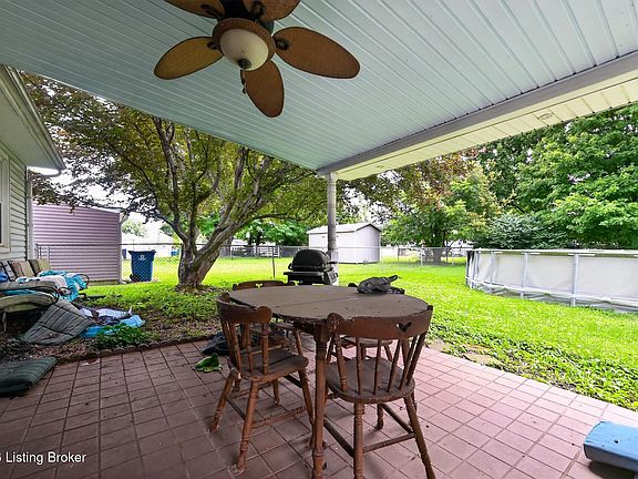 3rd image of 707 Hillcrest Dr