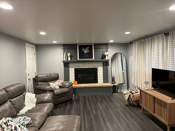 2nd image of 3111 Harrow Dr