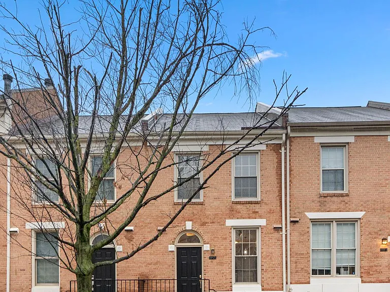 1120 S Kenwood Ave — Photo 3