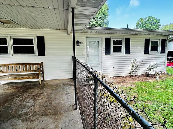 3rd image of 1817 Randol Ave