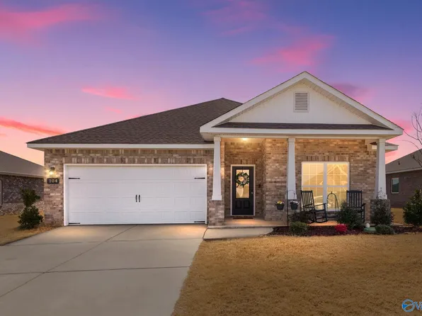 104 Saylor Rose Dr, New Market, AL 35761