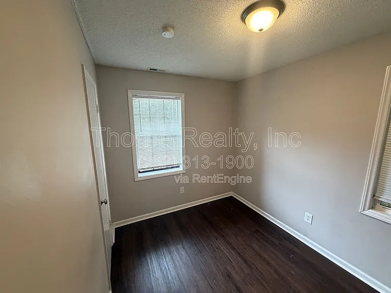 600 S Vyne St #F — Photo 10