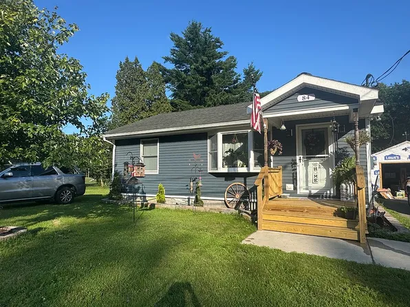 84 Willard Rd, Massena, NY 13662