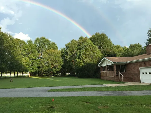 509 E Glen Haven Dr, Suffolk, VA 23437