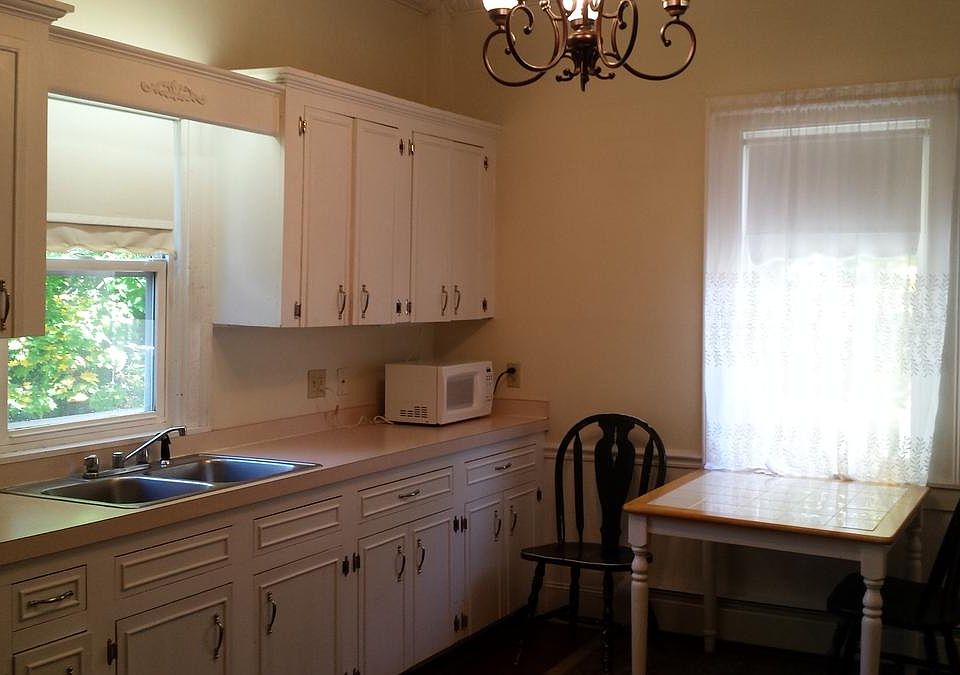 2nd image of 191 Main St APT 1