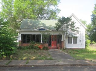 510 S 7th St, Paris, AR 72855