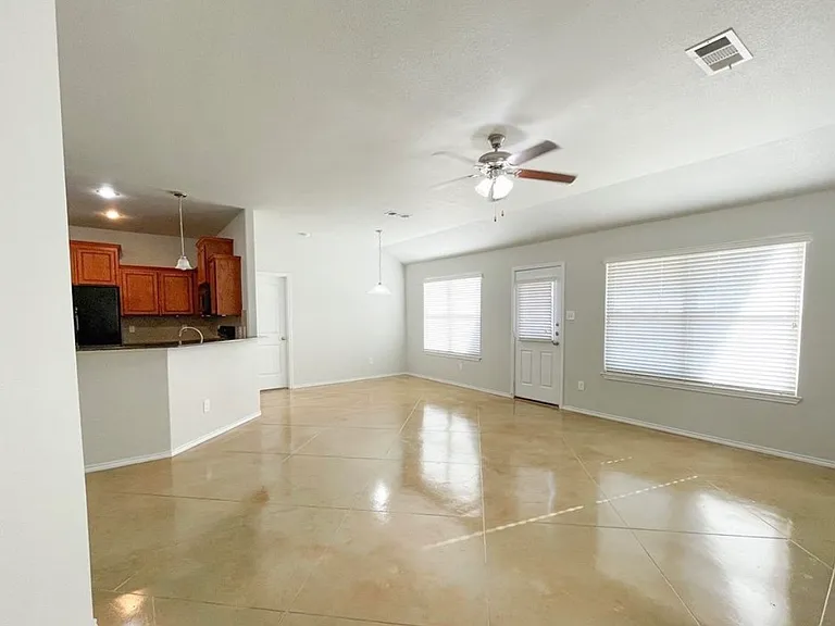 4402 Texas Rangers Dr — Photo 2