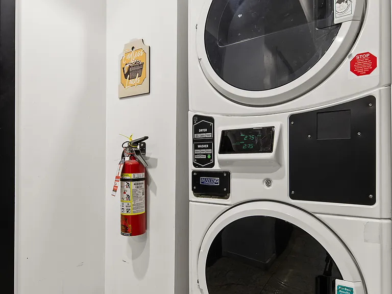 89 Moffat St #3M — Photo 8