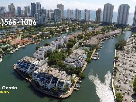 5th image of 18200 Biscayne Blvd