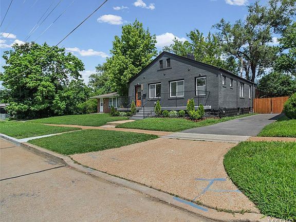 3rd image of 7705 W Bruno Ave