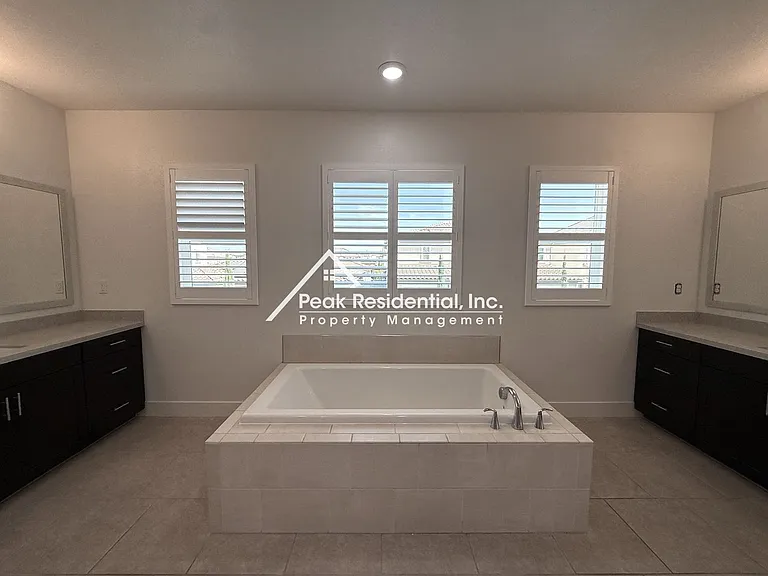3535 Heron Ct — Photo 38