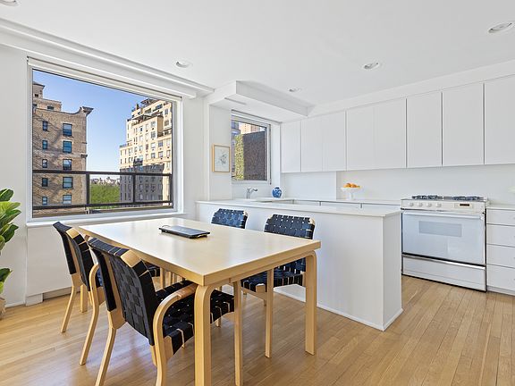 4th image of 20 E 74th St #12F