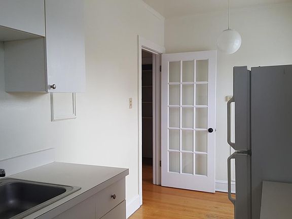 4th image of 4025 N Paulina St #2