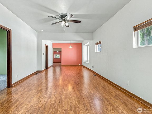 5th image of 1060 Francis Avenue