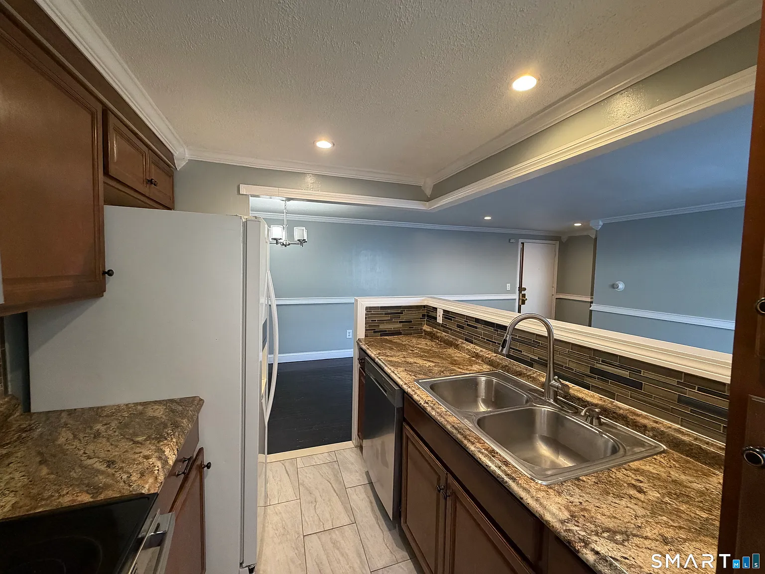 2 bed, 1.0 bath, 735 sqft, $1,600 — Photo 3