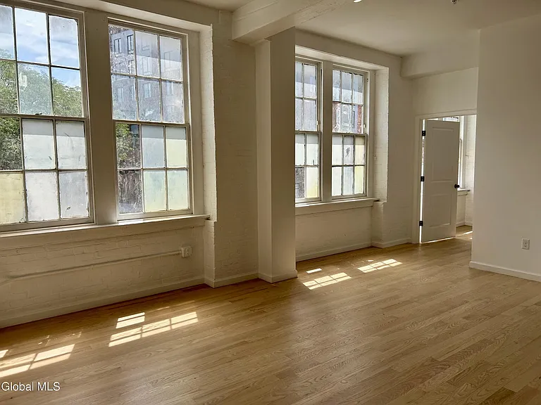 155 River St #2D — Photo 3