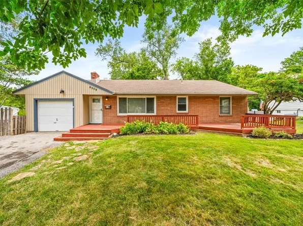 6509 N Walnut St, Gladstone, MO 64118